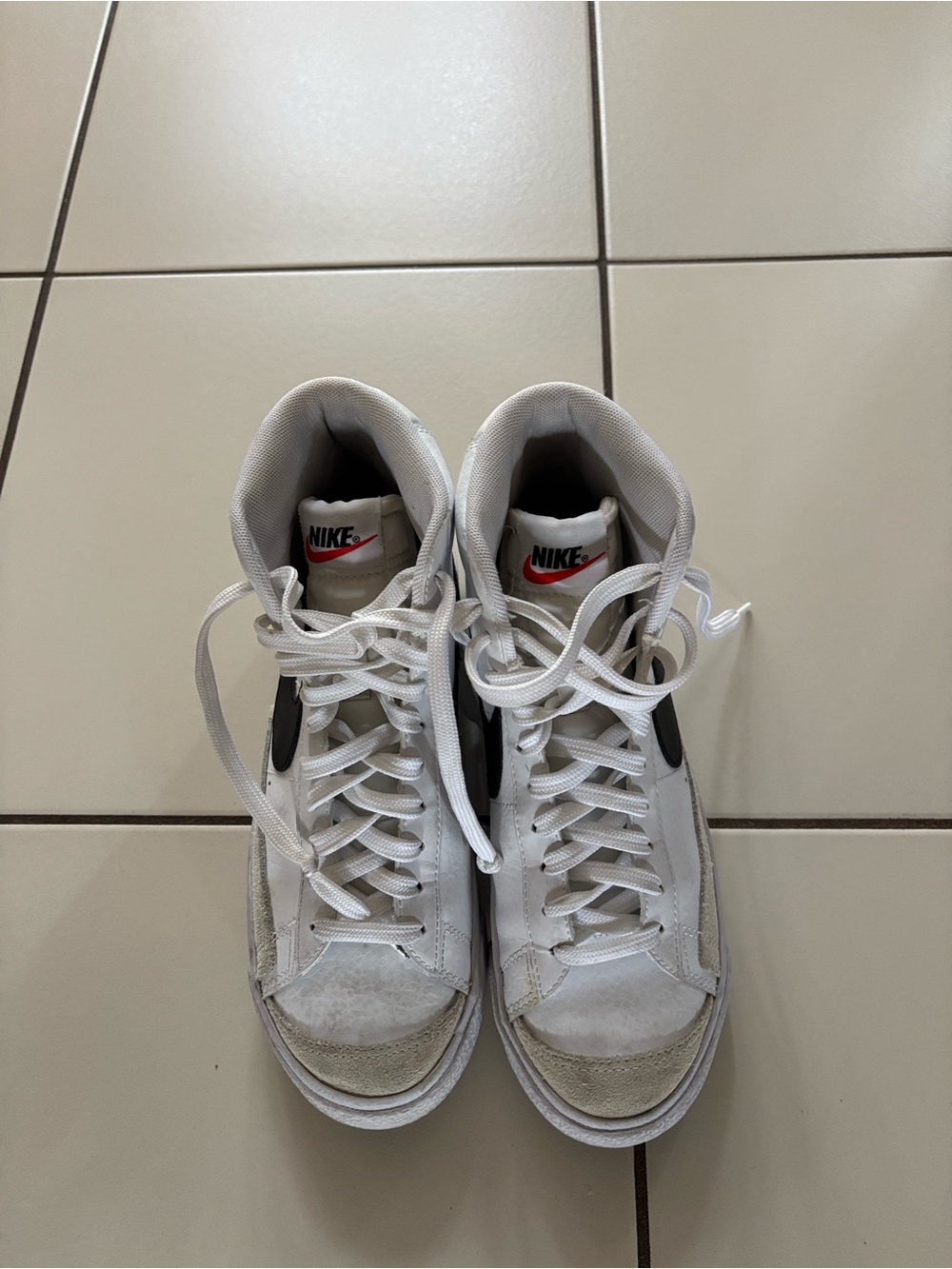 Nike White Sneakers with Black Swoosh and Red Logo 6Y